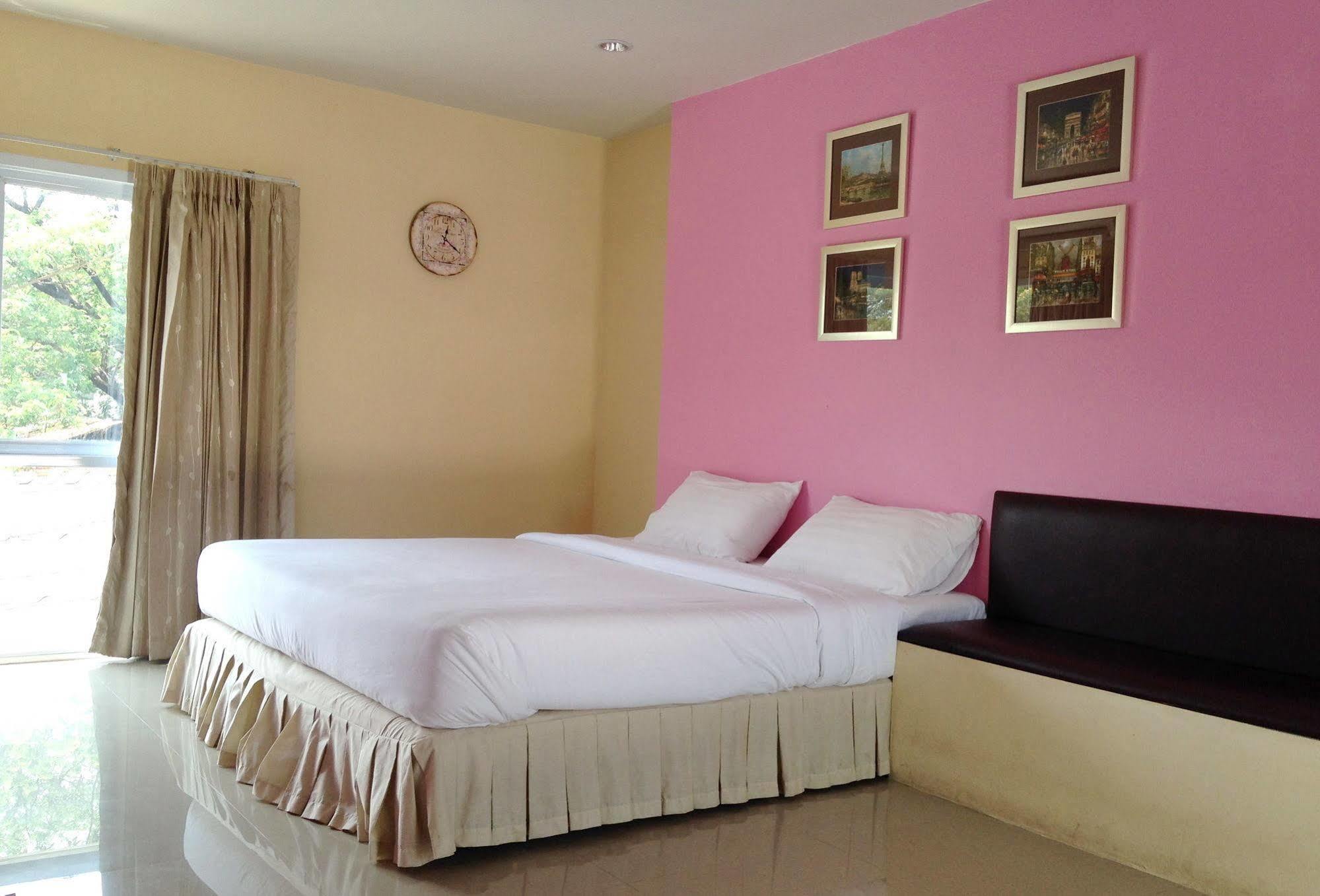 C2 Residence Lampang Eksteriør billede